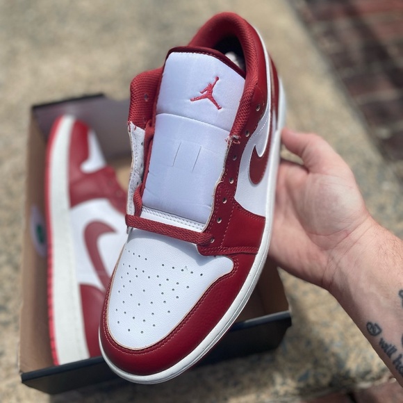 Men’s Air Jordan 1 Low SE - Picture 3 of 7